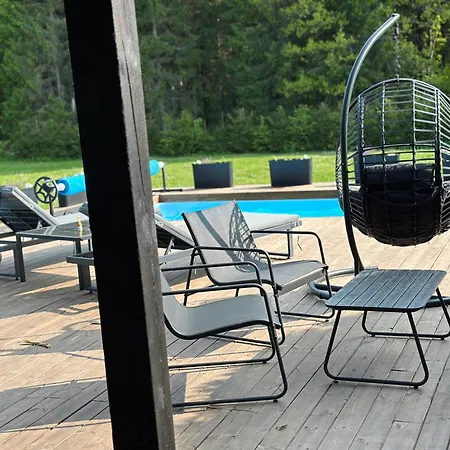 Korvalhoone Tatil Evi Pirgu